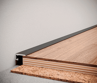 Мікроплінтус 6х12х2700 мм Чорного кольору ALU-NM10RAL9005